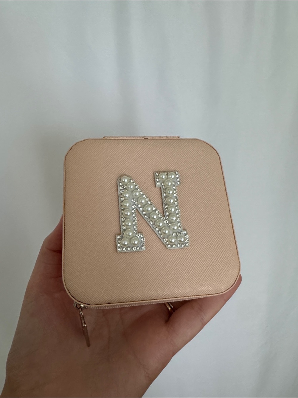 Pearl-Embellished N Initial Compact Jewelry Case - Blush